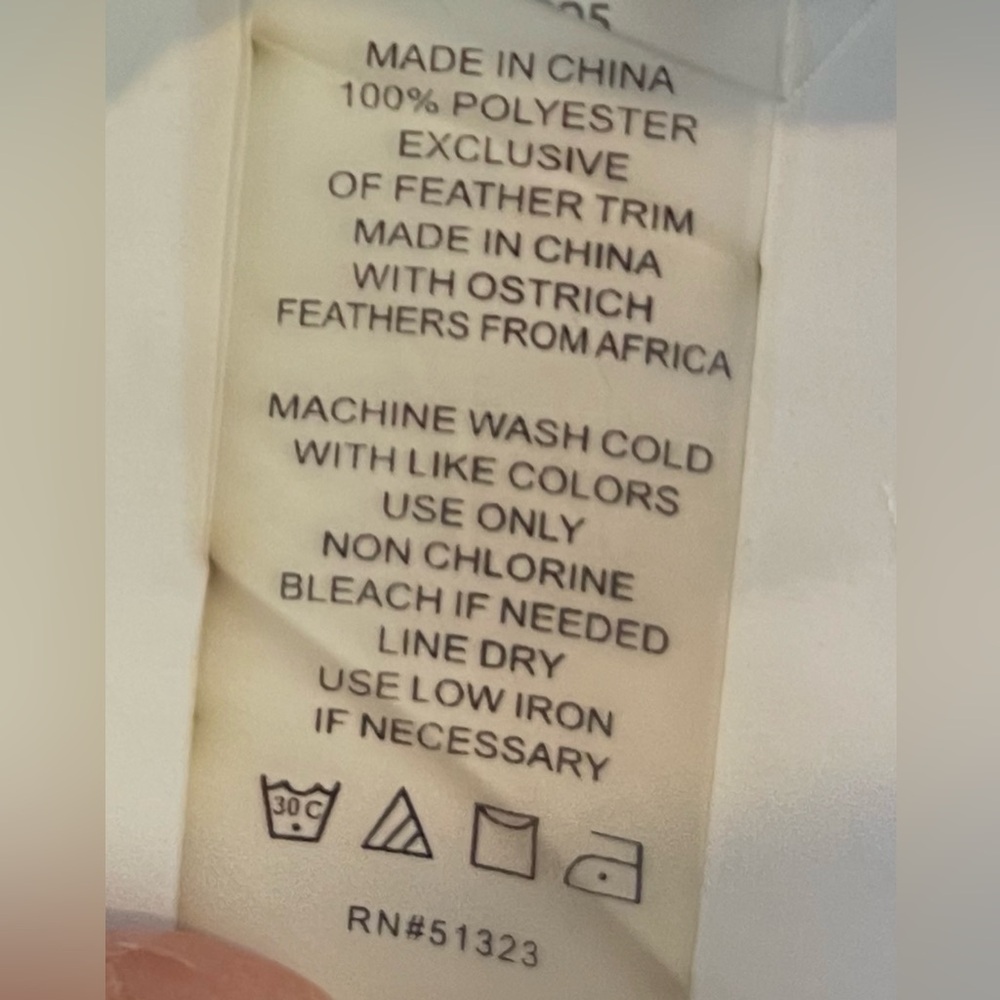 Vince Camuto Black  top with Ostrich feathers L - Picture 6 of 6